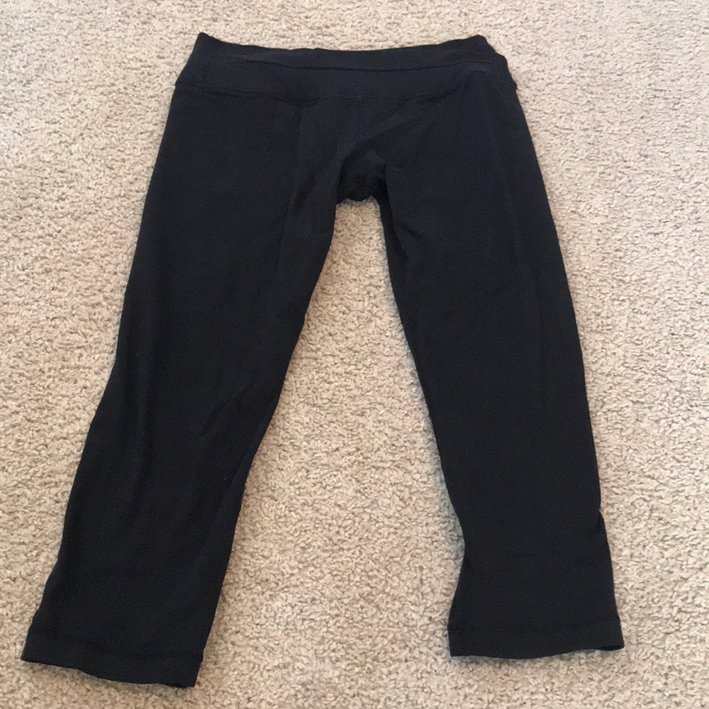 Lululemon black cropped leggings